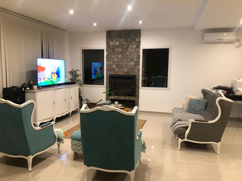 //casa En Venta En Barrio Haras Del Sur