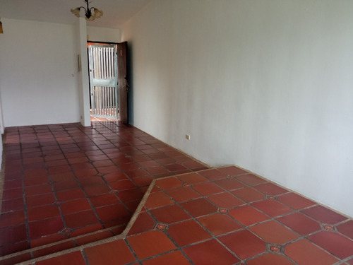 Imagen 4 de 14 de Apartamento Ciudad Casarapa Parcela 11. Eq
