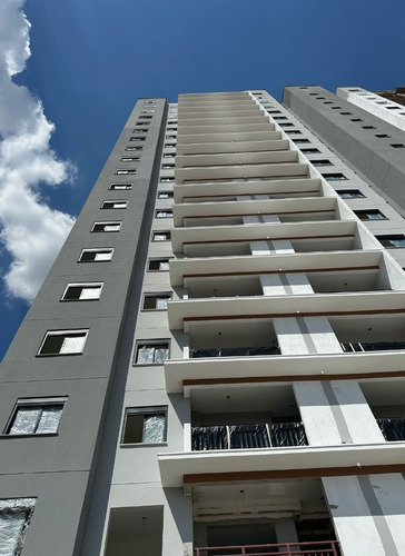 Apartamento Novo Com Quintal