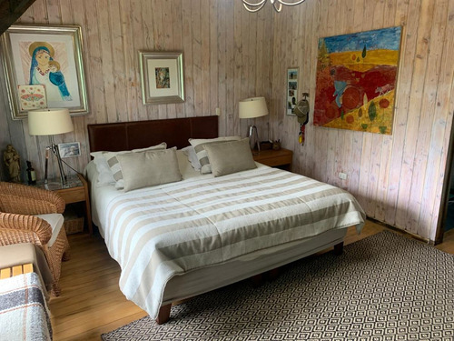 Casa En Venta De 8 Dorm. En Panguipulli