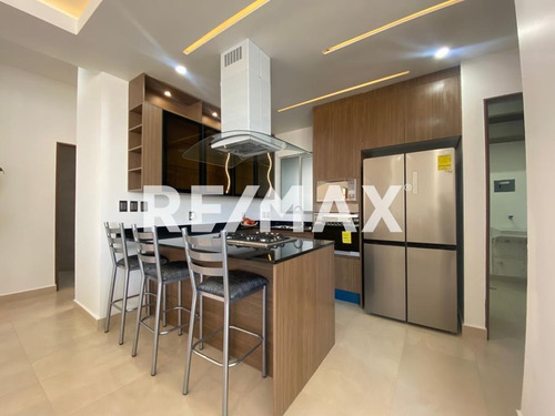 Imagen 10 de 26 de Venta De Departamento Torre Del Bosque - (2)
