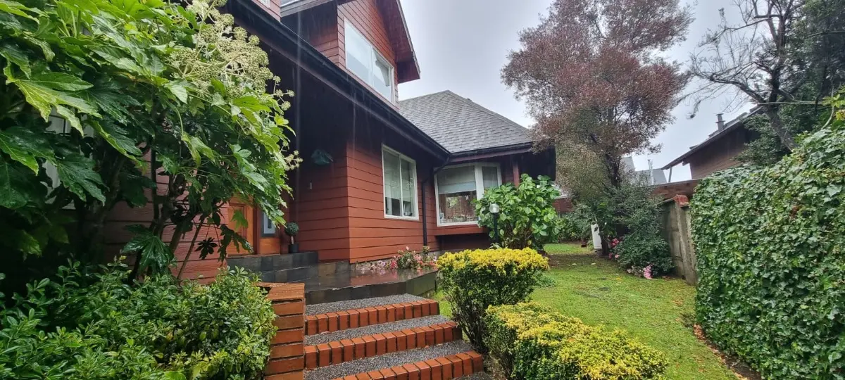 Imagen 2 de 20 de Casa En Venta En Osorno Con Piscina Y Jardín