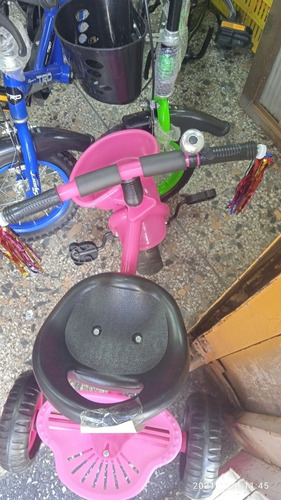 Imagen 4 de 6 de Triciclo Plástico