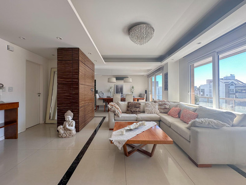 Departamento En Venta En Lanús Oeste 5 Ambientes Con 2 Cocheras Y 2 Bauleras