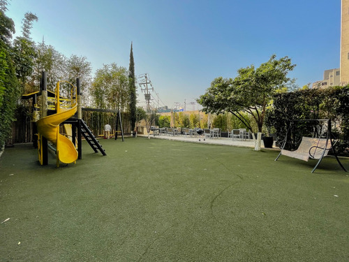 130 M. 2 A 3 Recamaras, Balcón Con Vista Increíble, 3 Baños, 2 Cajones De Estacionamiento, Gimnasio Y Alberca