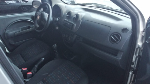 Fiat Uno 1.0 Vivace Flex 4p Manual