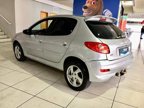 Imagem 11 de 14 de Peugeot 207 1.4 Quiksilver 8v Flex 4p Manual