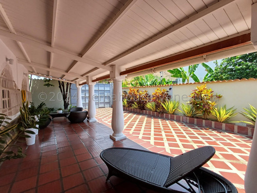 Asg Hermosa Quinta En Ventas Las Mayas El Limón 25-13393