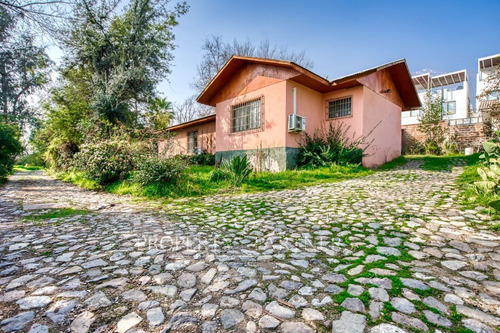Venta De Amplio Terreno Con Proyección En Peñalolé...