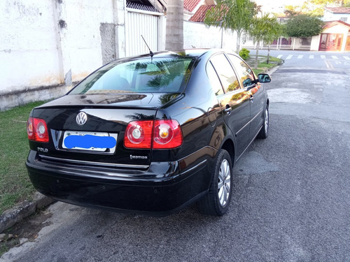 Volkswagen Polo Sedan 1.6 Vht Comfortline Total Flex