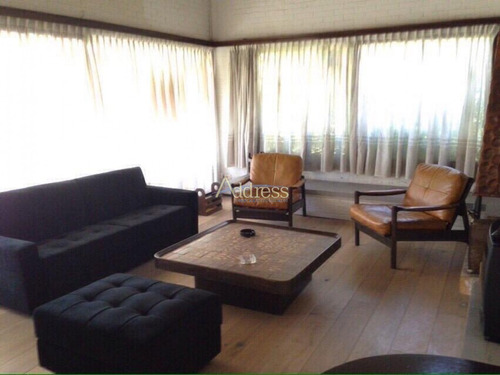 Muy Buena Casa, En Zona Residencial- Ref: 2724