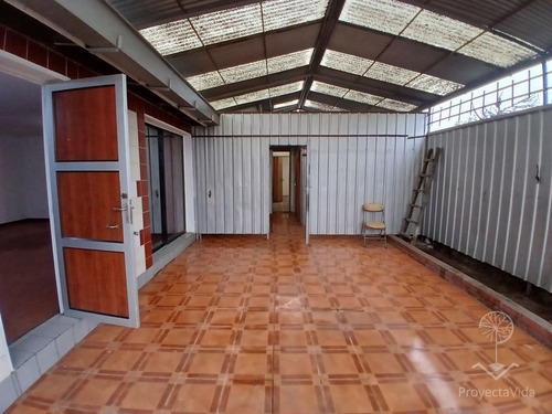 Venta Casa 4 Dormitorios 2 Baños En Conchalí