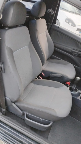 Volkswagen Saveiro 1.6 MI CS 8V FLEX 2P MANUAL G.V