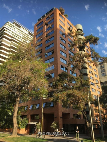 Imagen 1 de 13 de Oficina O Consulta Médica En Venta En Las Condes