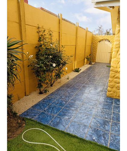 Vendo Casa La Herradura Oriente, Av. Las Flores, Ciuda De C