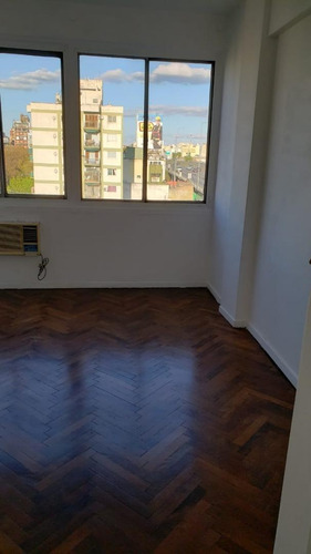 Imagen 4 de 8 de Excelente Semipiso 2 Ambientes Al Frente