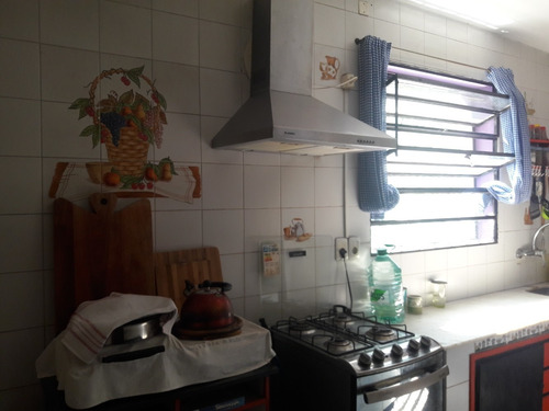 Casa Con Gran Potencial Cerca De Todos Los Servicios