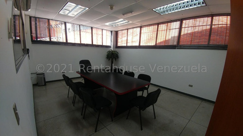Ms: 24-23693, Vendemos Amplio Complejo Industrial En El Llanito. A=2.699m2, 10b, 7p.
