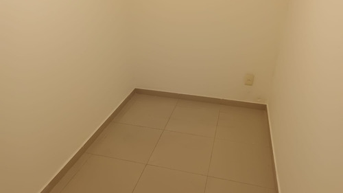 Preciosa Oficina En Torre Libertad - Centro Sobre 18 De Julio