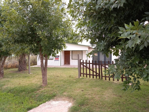 Casa De 2 Dormitorios Con Cochera En Lascano