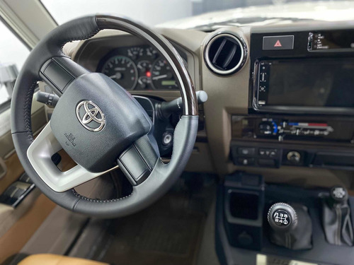 Imagen 6 de 9 de Toyota Land Cruiser Serie70 Síncronico