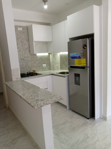 Vlarez Vende Apartamento En Valencia- Valles De Camoruco, Res Iguazu