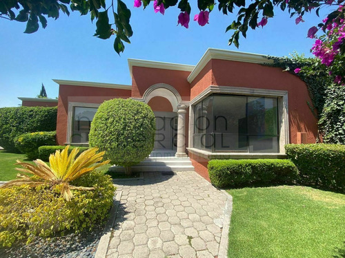 Imagen 1 de 30 de Jurica, Casa De Un Nivel Con Terraza, Jacuzzi Y Más De 300m2
