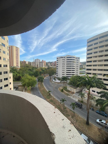 En Venta Apartamento Amoblado En Edificio Ramses Ix, Sector Los Mangos, Diagonal Al Colegio Sagrado Corazon. Maritza Lopez