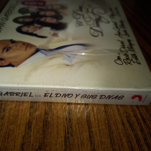 Cd + Dvd Juan Gabriel *el Divo Y Sus Divas*-nuevo Sellado (Usado)