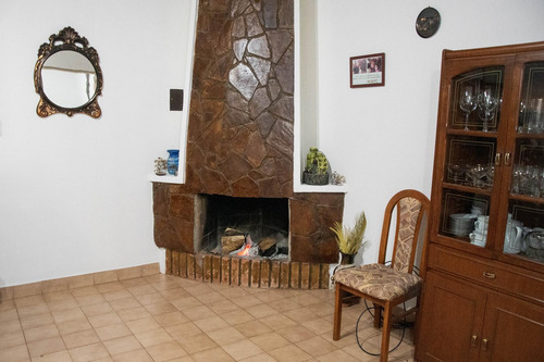 Venta Casa 8 Ambientes En Posadas