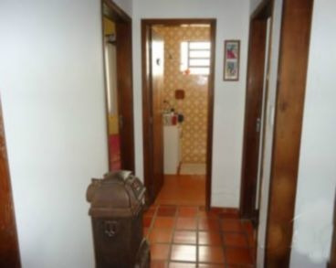 Casa Em Belém Novo Com 3 Dormitórios - Lu19696