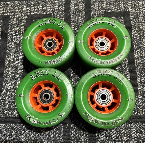 4 Rodas Abec 11 Fly Wheels 83mm 81a + Rolamentos Bones Swiss (Usado)