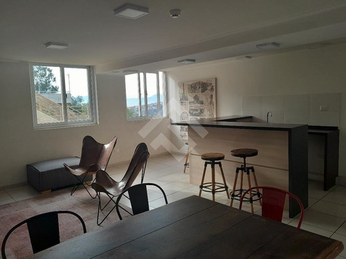 Depto. En Venta De 3d Y 2b, Vista A La Bahía En Viña Del Mar