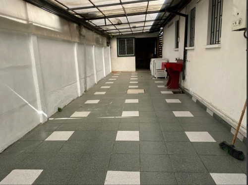 Casa En Venta De 4 Dorm. En Calle El Libano Comuna De Macul