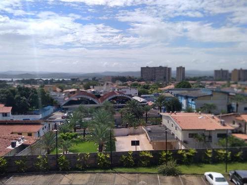 Imagen 19 de 22 de Pent-house En Venta En Urb. Arivana, Conj. Res. Kamila Suites