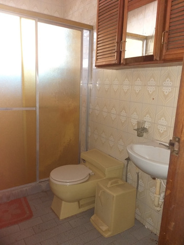Imagen 8 de 12 de Venta De Terreno Con Casa Barcelona El Recreo