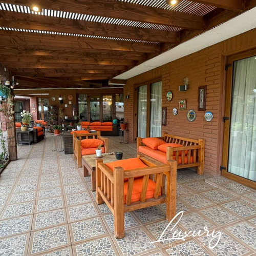 Amplia Casa En Condominio, Venta, La Reina.