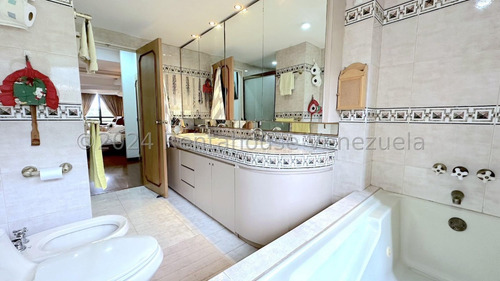 Ubicado En La Más Exclusiva Zona Del Norte De Caracas, Espectacular Departamento De Lujo - La Castellana - El Pedregal // Luis Gomez // Mls #25-3686