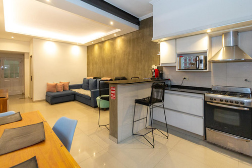 Venta De Casa 6 Ambientes En Pompeya