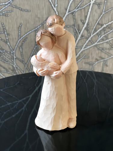 Casal C/ Bebê No Colo Resina 15x5 Estatua Decoração Anjinho