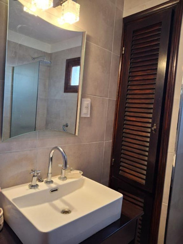 Casa En Venta - 3 Dormitorios 2 Baños - 233mts2 - Mar Del Plata