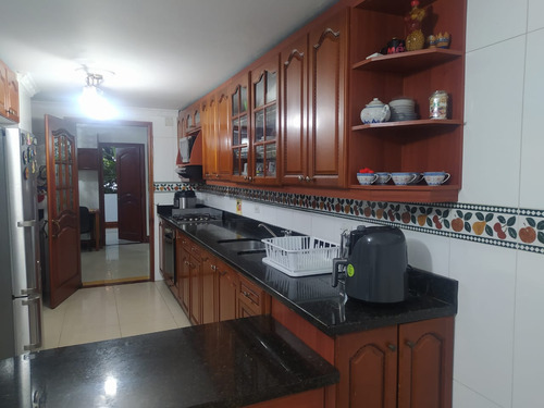 Apartamento Super Amplio En Venta Sector Conquistadores