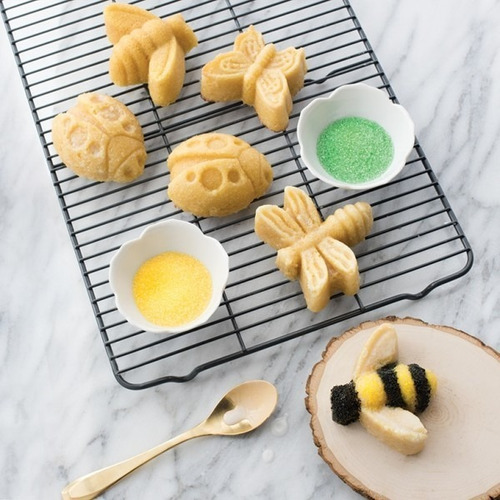 Molde Backyard Bugs Nordic Ware Color Champagne