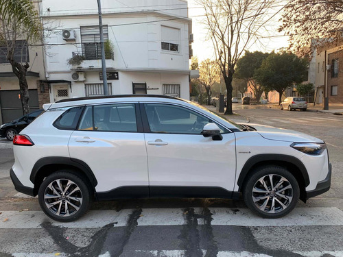 Imagen 4 de 19 de Toyota Corolla Cross Seg Hybrid 2022