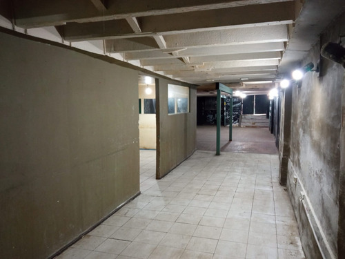Amplio Local Comercial En Pleno Puerto De Valpso 250 Mts