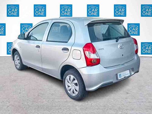 Toyota Etios 1.5 X MT6 5P
