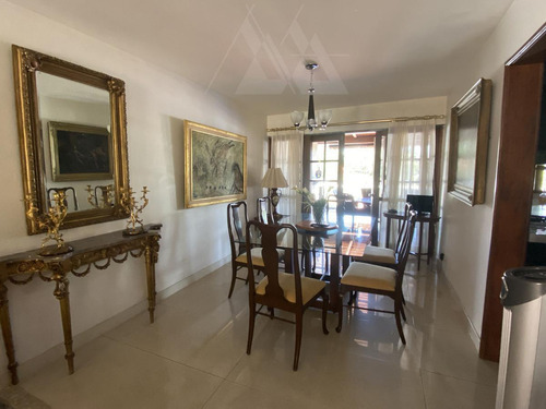 Casa En Venta Y Renta Dentro De Calle Cerrada Con Seguridad, En Palmira Tinguindin, Cuernavaca Mor