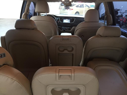 Kia Carnival Ex Automatica