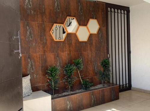 Edificio De 3 Niveles Excelente Ubicación