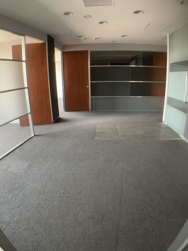 Oficina En Renta En Lomas Altas Torre Quadrata (m2o2442)